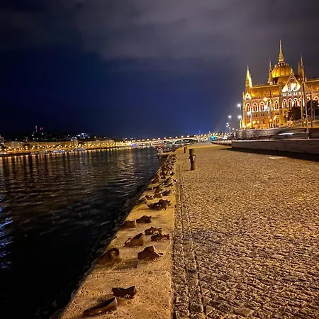 Lookery * Budapeste