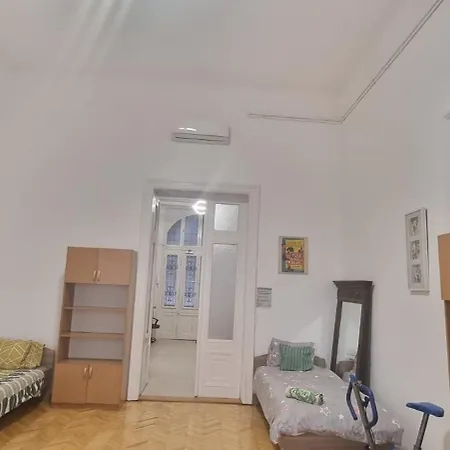 Lookery * Budapeste